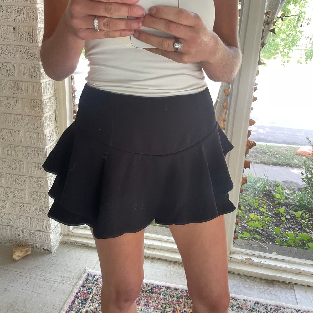 Zara ruffle skirt size small